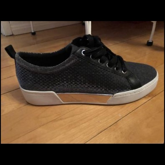Michael Kors Sneakers - Picture 1 of 3